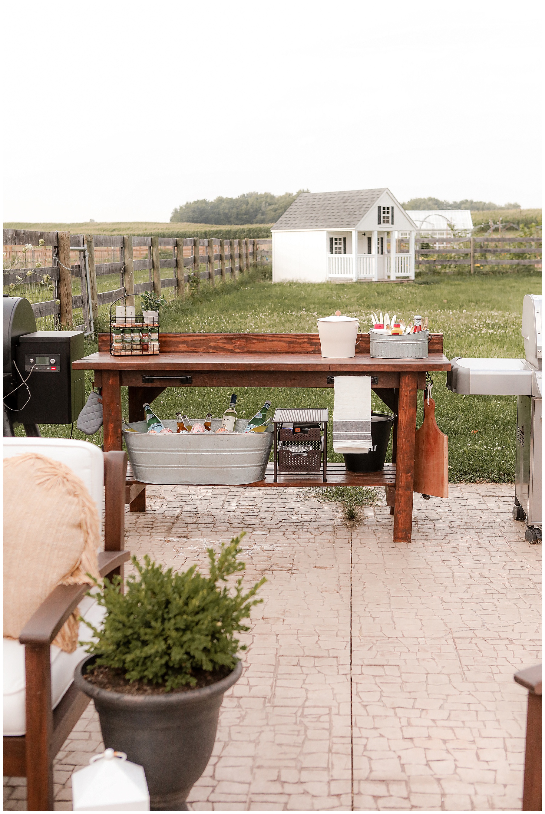 Farmhouse Style Outdoor Kitchen DIY