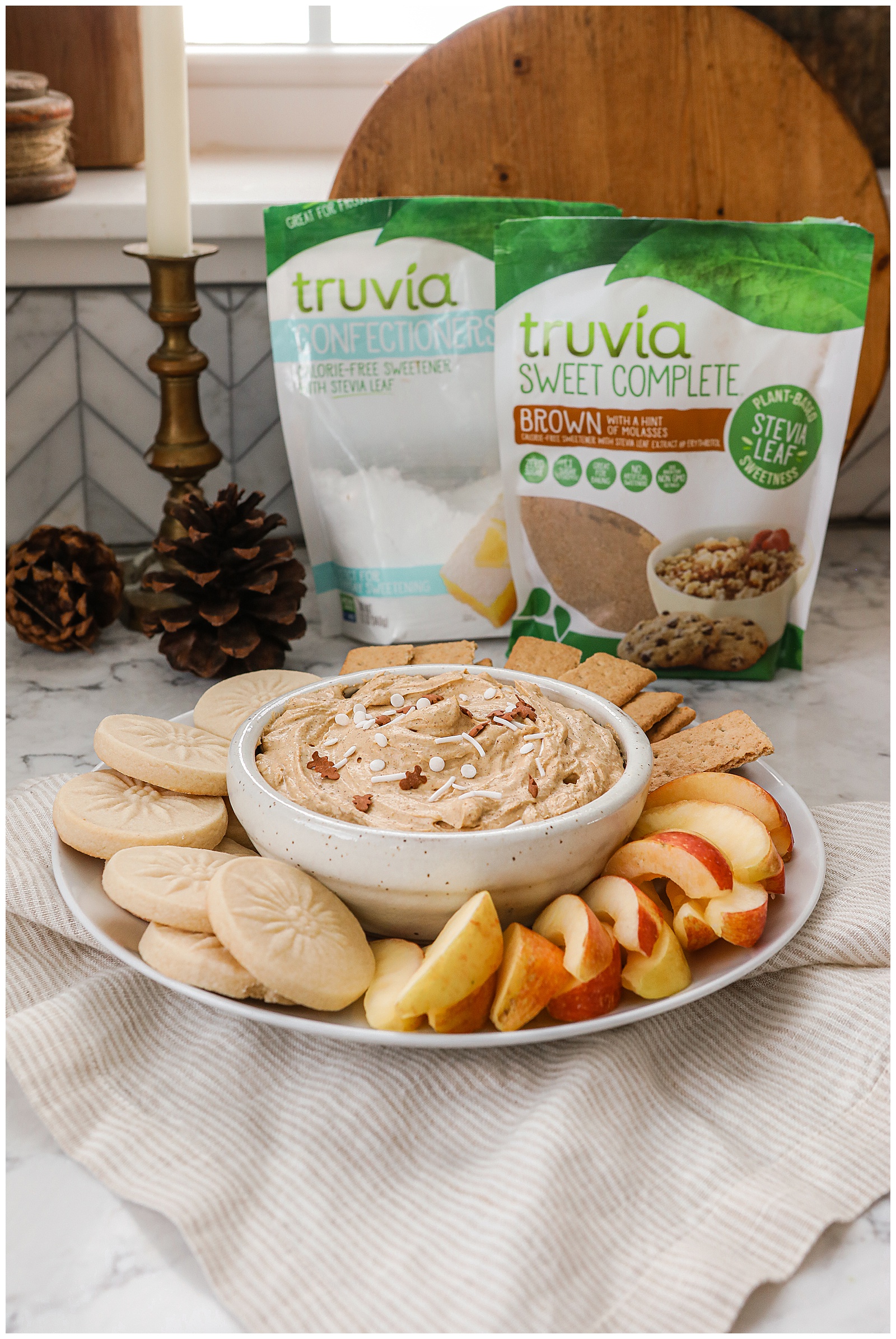 Gingerbread Cheesecake Dip made with Truvia