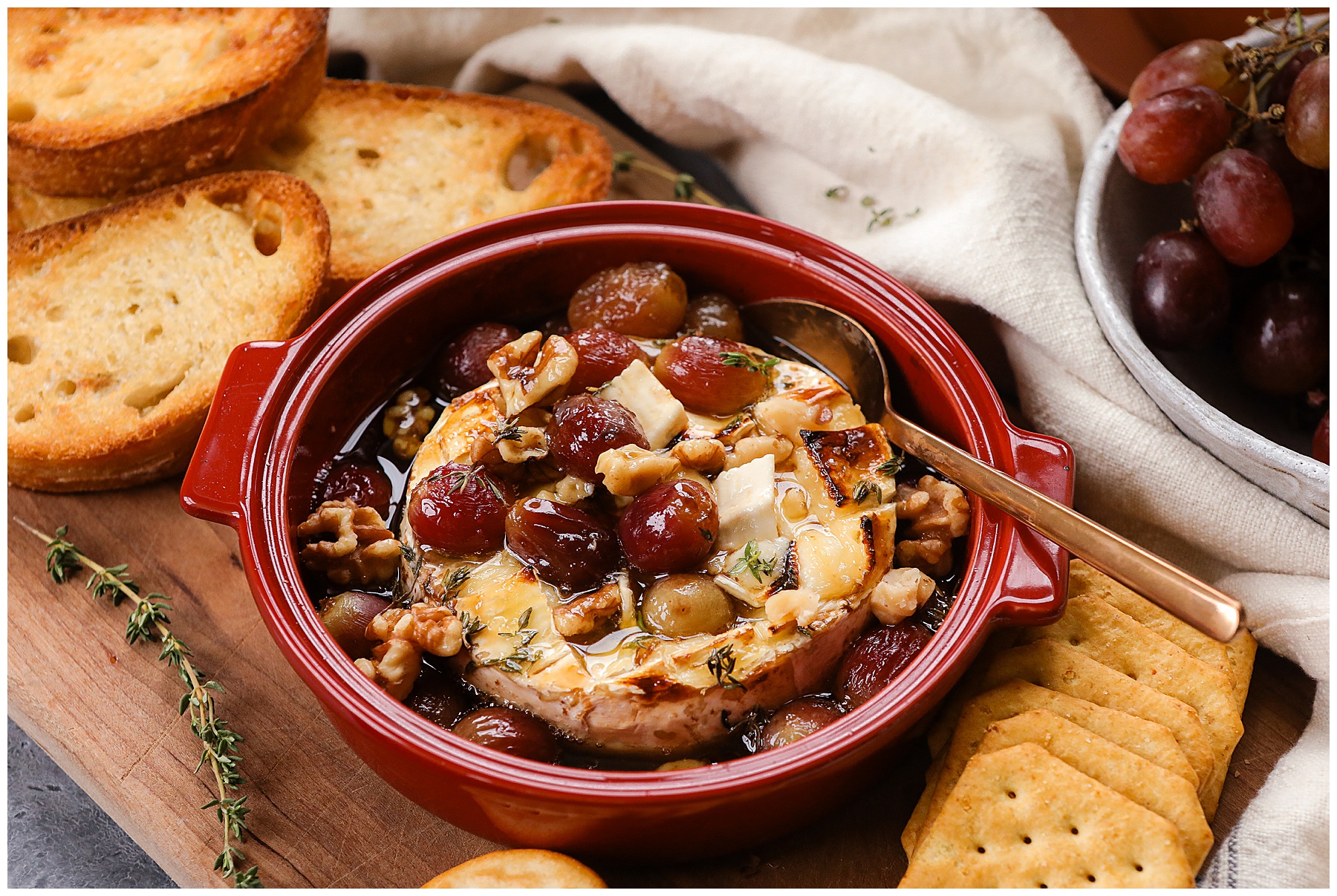 Baked Brie recipe - Sugar Maple Farmhouse easy appetizer