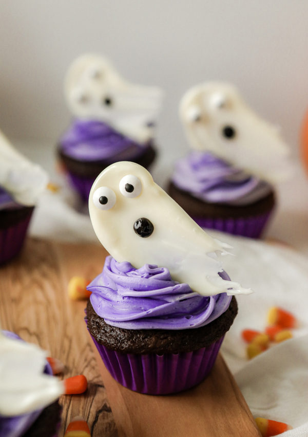 White Chocolate Ghosts for cakes & cupcakes