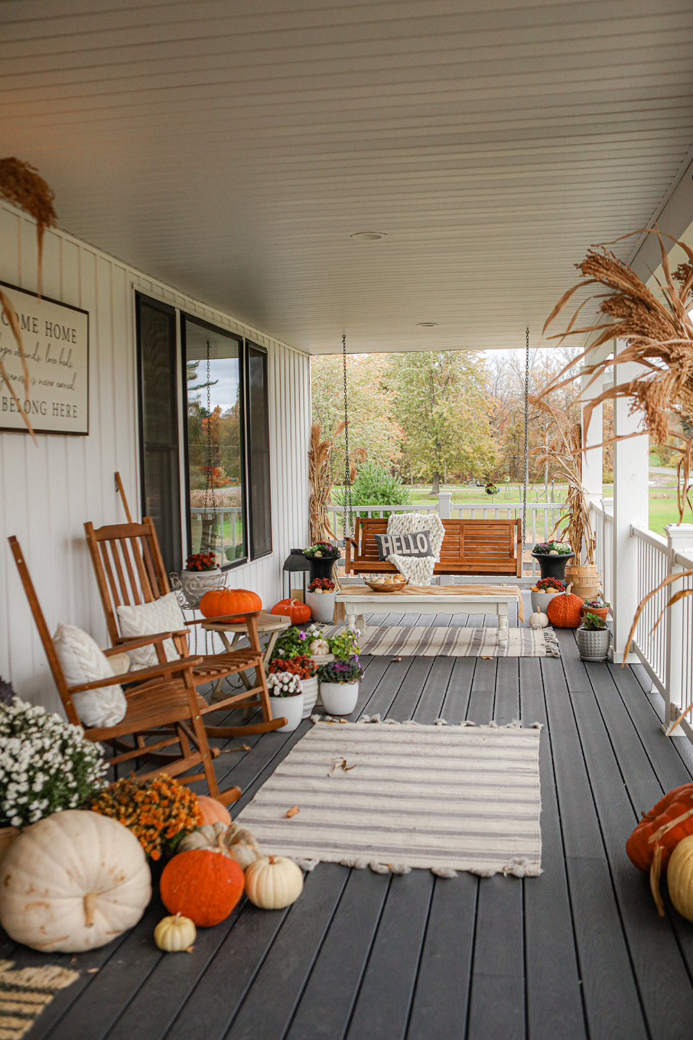 Fall Front Porch Decor Inspiration - Sugar Maple Farmhouse